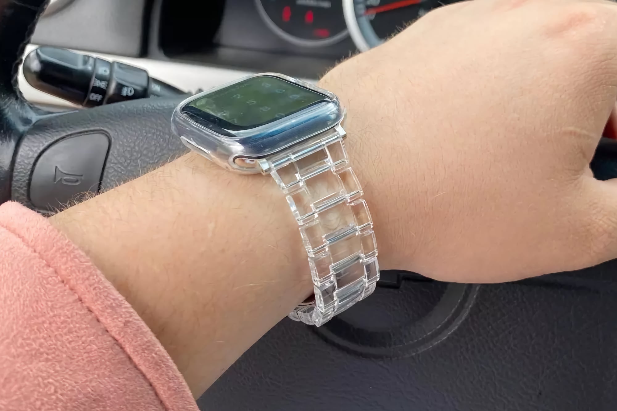 Просто ли купить ремешок на эпл вотч ультра 49 mm?